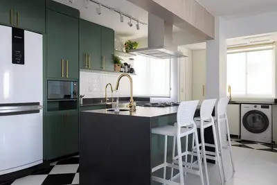 Image de Brand new fully furnished and renovated apartment