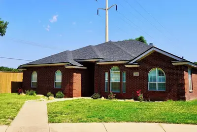 Image de Cul-de-sac Home, Close to everything, Large Patio and Grill, Pet-friendly