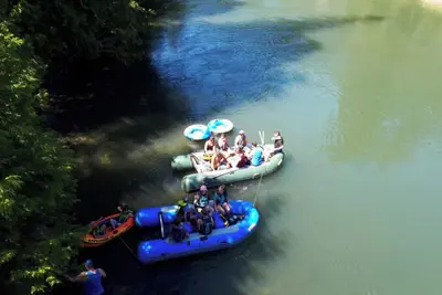 Image de No rv No problem stay in ours minutes from Sicamous #2.