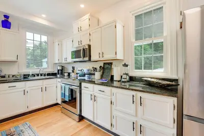 Image de Family-Friendly Chesapeake Beach House with Deck!