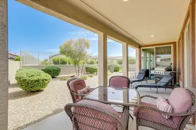 Image de Resort Amenities & Patio at 55 + Goodyear Escape!