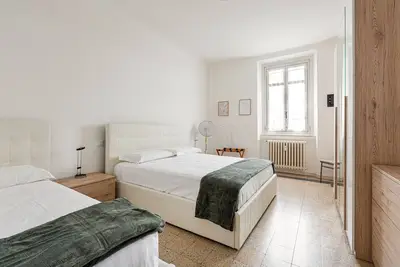 Image de Bright Apt only 150m from Cà Granda M5 stop!