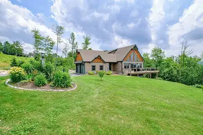 Image de \"Caribou Mountain Lodge - Panoramic mtn views, amazing sunsets, hot tub, game room/pool table\"