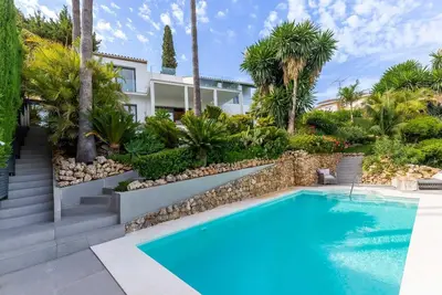 Image de Top Renovated 4bdrm Luxury Villa - Frontline Golf