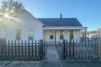 Image de Freshly Updated house near Wilson Lake, Kansas’s nicest lake! ! !