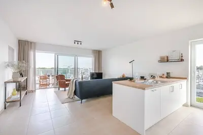 Image de Bright Apartment with Harbor Terrace View