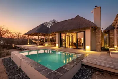 Image de Villa à Hoedspruit avec jacuzzi et piscine chauffée