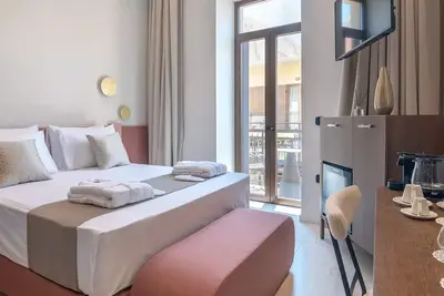 Bh356 - C - Suite Rethymno