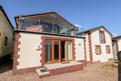 Image de Hazelwood Lodge, pet friendly, with pool in High Bickington
