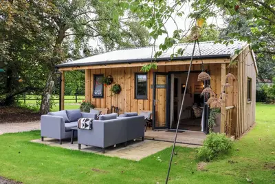 Image de The Lodge, romantic, luxury holiday cottage, with a garden in York