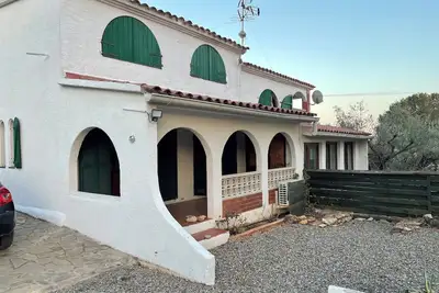 Image de Villa avec piscine à 15km de la mer entre Barcelona et Tarragona.
