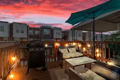 Image de Uptown Gem - Comfort. Cleanliness. Character!