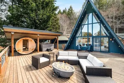 Image de New! A Frame Over Water - Sauna, Hot Tub, Views