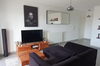 Image de Appart 3 pièces dans résidence sécurisée terrasse vue mer + parking. Métro à 50m