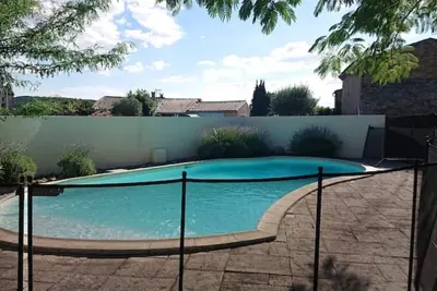 Image de Ferme authentique et gite avec une piscine et des jardins tranquilles (12)