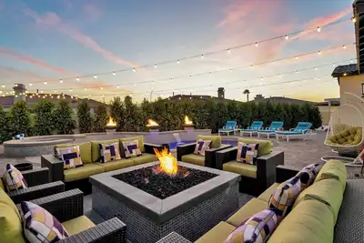 Image de New+Modern/Pool/Spa/Gameroom/Poker/Massage chair