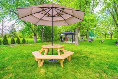 Image de Petite Paradise! A Beautiful Home In Niagara Falls For Vacation Stay! \n