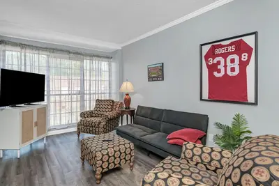 Image de Roost on Greene! Two Bedroom Five Points Condo. Steps away from Usc Campus.