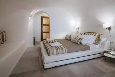 Amazing Santorini Villa | 3 Bedrooms | Elite Grand Villa | Private Heated Pool & Caldera Sea Views | Oia