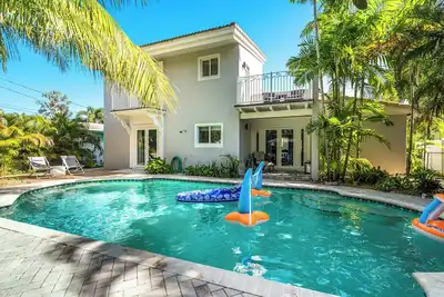 Image de The Ideal Coastal Retreat: Beach/Casino/Marina