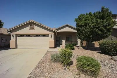 Image de Amazing Surprise! Comfortable 3 bedroom, 2 bathroom home in Surprise, Az.