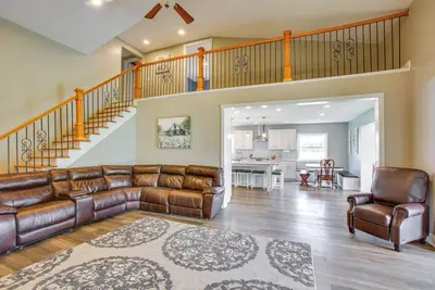 Image de Charming Cadillac Retreat w\/ Private Hot Tub!