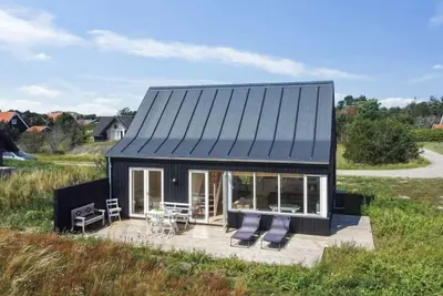 Image de \"Helga\" - 800m from the sea by Interhome