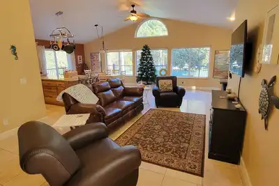 Image de The Sea Esta, Cheerful 3 bedroom Beach House that sleeps up to 10 people Ev