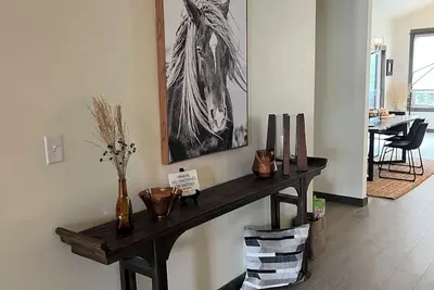 Image de New, Centrally Located, Awesome 3 Bedroom Townhome in big sky Bozeman Montana!