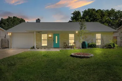 Image de Cozy 5bd w\/ 8 beds & cute yard