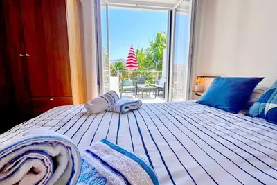 Image de Appartement de trois chambres avec la terrasse Baska, Krk (A-21613-a)