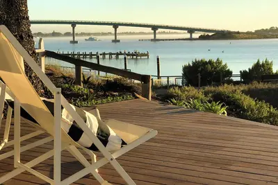 Image de Waterfront Retreat With Expansive Views - Walking Distance to Wharf & Cafes