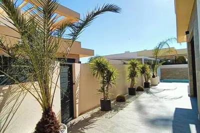 Image de Villa 'Neubauvilla Mit Pool Los Montesinos' avec vue sur le lac, Wi-Fi et climatisation