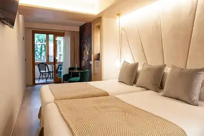 Explore Historic Sites of Palam! Modern Suite with City View, Prime Location!