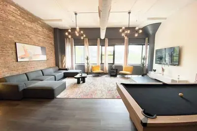 Image de Spacious Luxury 6br Suite with Jacuzzi & Pool Table Near McCormick Place