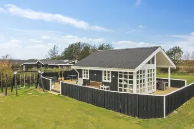 Image de \"Bjari\" - 850m from the sea by Interhome