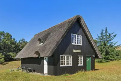 Image de \"Emina\" - 400m from the sea by Interhome