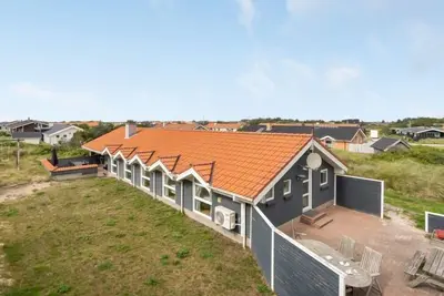 Image de \"Hariet\" - 600m from the sea by Interhome