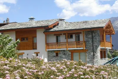 Image de Chalet pierre et bois - beau village de Savoie