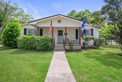 Image de The Hometown Cottage is centrally located in the heart of Temple.