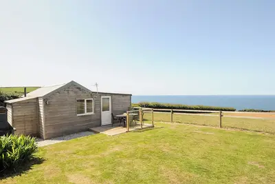 Image de Lundy View Chalet, pet friendly, with hot tub in Widemouth Bay