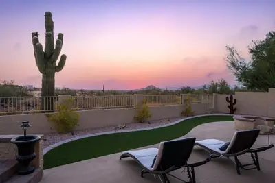 Image de Charming getaway with fire pit, Bbq, near outdoor recreation, hiking, + biking!