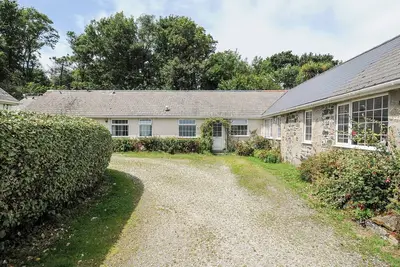 Image de Forge Cottage, pet friendly, with pool in Mullion