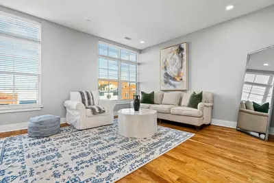 Image de Downtown Dream - Brand new 2/2 over Target in Downtown Auburn