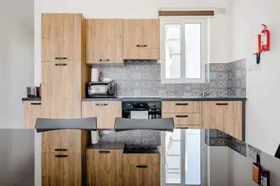 Image de F12 Modern and Bright Apartment for 5 People