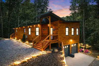 Image de Modern Chic Luxie Bear - Hot Tub - Game Room - Nursery - Blue Ridge - Ellijay Ga