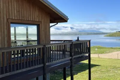 Image de The Fox Den on Ennis Lake