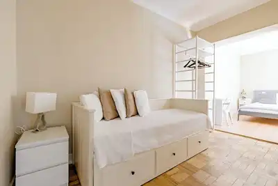 Priceless Flat With Terrace in Estrela / Lisboa