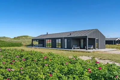 Image de \"Aiko\" - 50m from the sea by Interhome