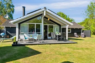 Image de \"Sophi\" - 425m from the sea by Interhome